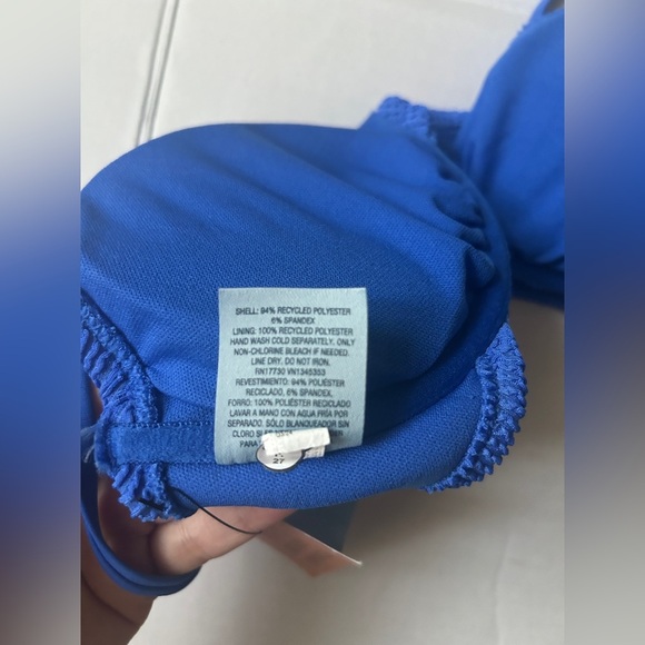 Women's Pucker Textured
Underwire Bikini Top - Shade &
Shore NWT XS - Picture 4 of 7